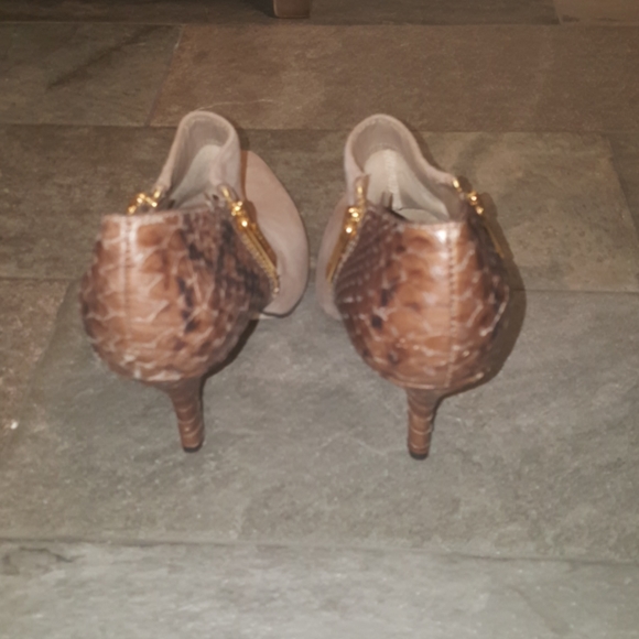Michael Kors pointed snakeskin ankle booties - Picture 3 of 6